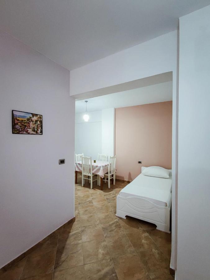 El Rio Apartments Sarandë Exterior foto