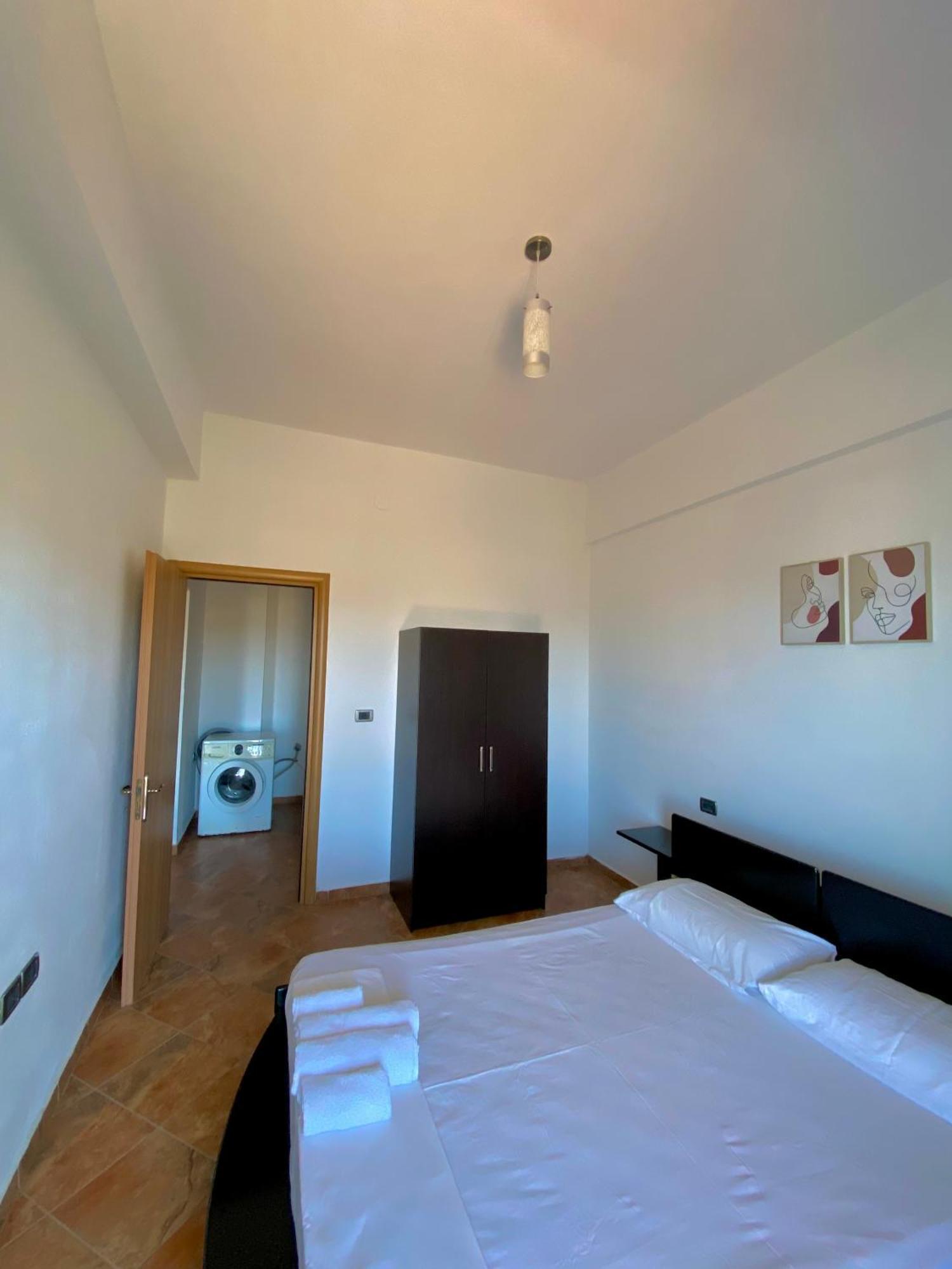 El Rio Apartments Sarandë Exterior foto
