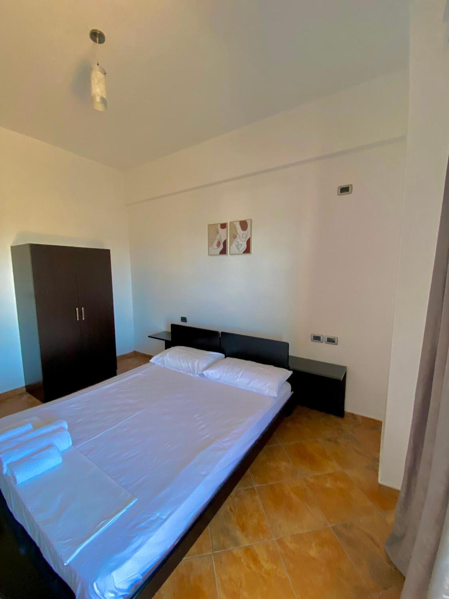 El Rio Apartments Sarandë Exterior foto