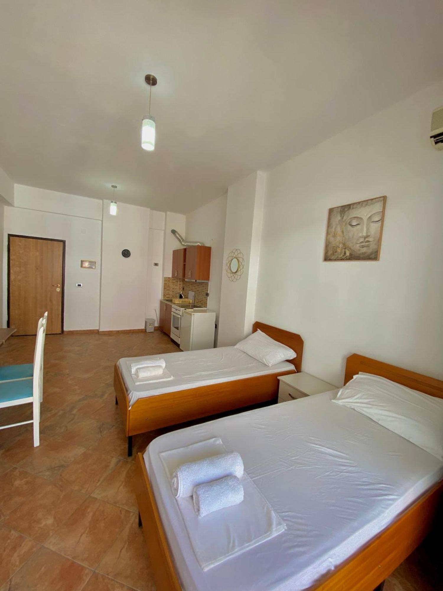 El Rio Apartments Sarandë Exterior foto